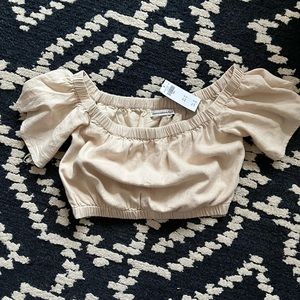 Abercrombie and fitch cropped linen shirt. Size small.